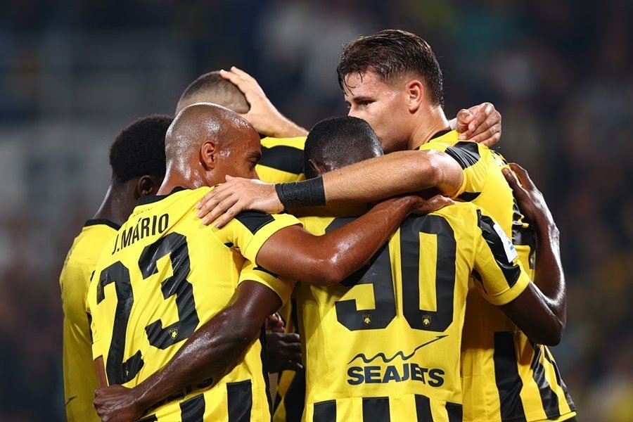 AEK - OFI 3-0: Köşe vuruşlarından üç puan