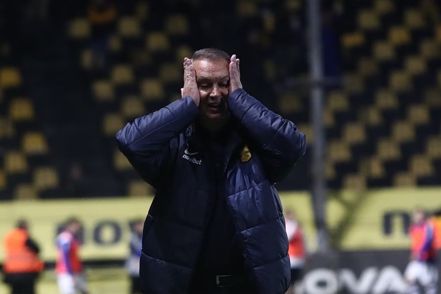 Aris'in teknik direktörü Grigoriu: Atromitos'un golündeki pozisyon el teması nedeniyle geri alınmalıydı