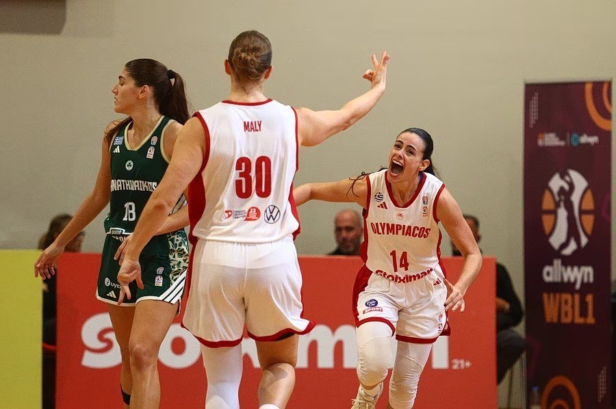 Yunan kadın basketbolunda Olympiakos, Panathinaikos'u 89-63 yenerek derbiyi kazandı