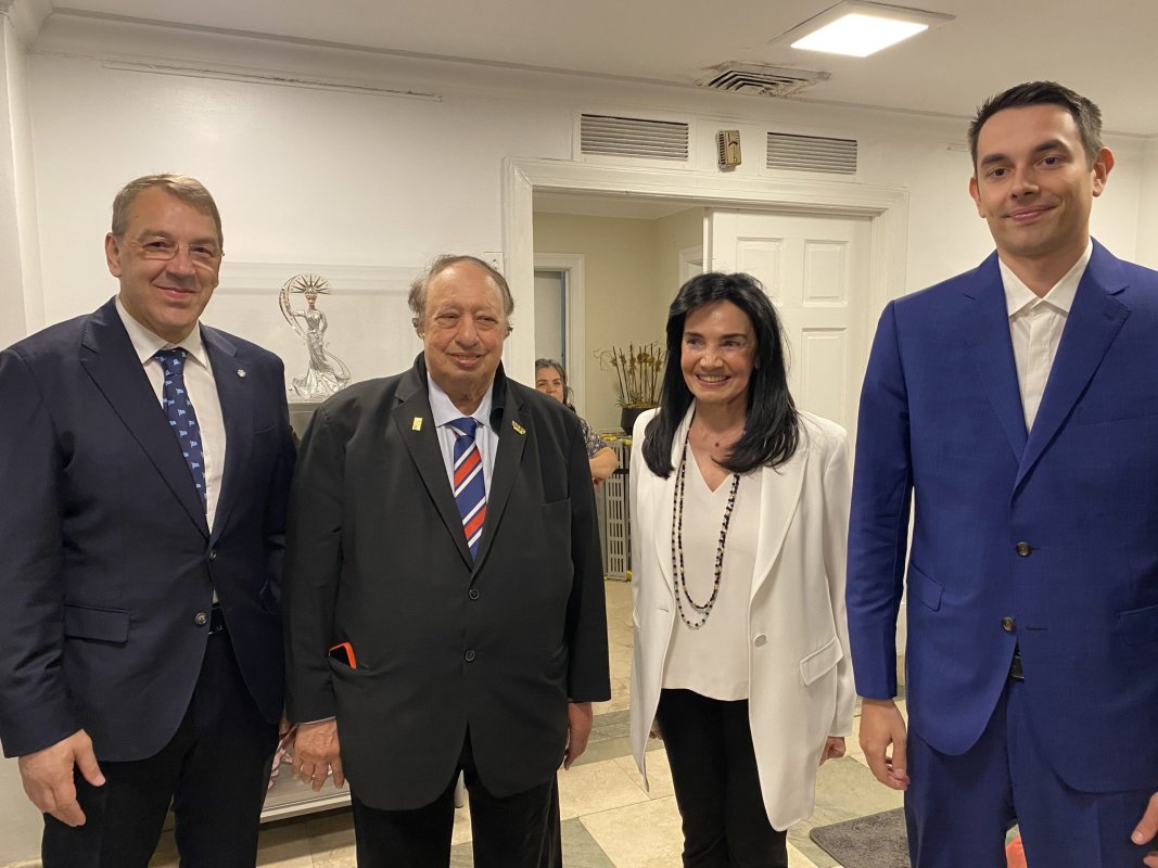 Yunan folklor sanatı New York Başkonsolosluğu'nda: 'Hayatın Çemberi' sergisi açıldı