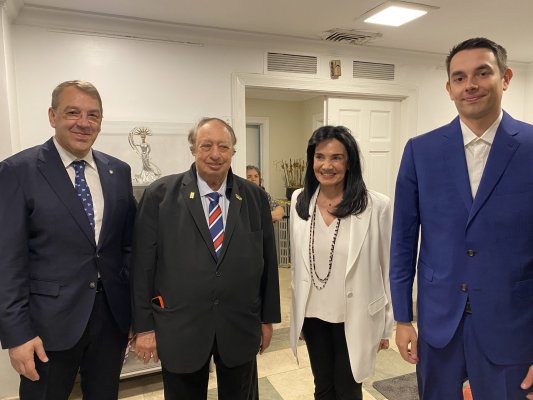 Yunan folklor sanatı New York Başkonsolosluğu'nda: 'Hayatın Çemberi' sergisi açıldı
