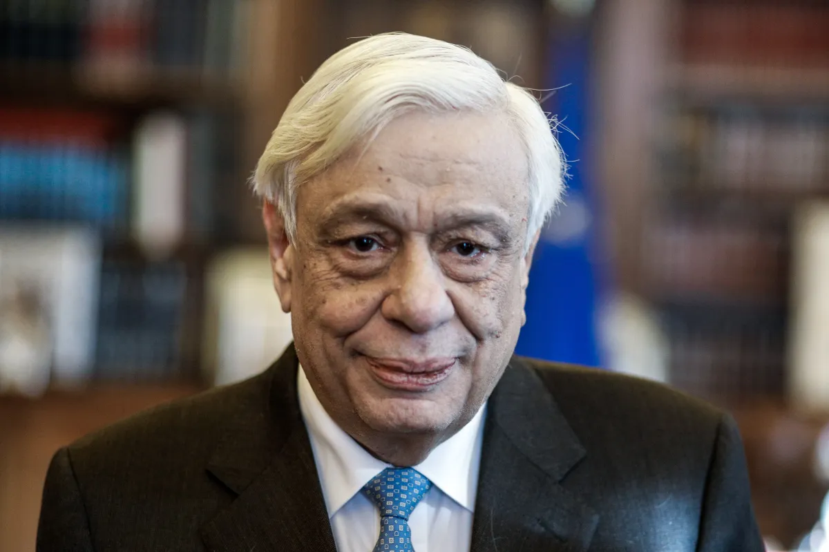 Yunanistan'ın eski Cumhurbaşkanı Pavlopoulos: Dinlemeler derin bir yara, övünen siyasetçilere sert tepki