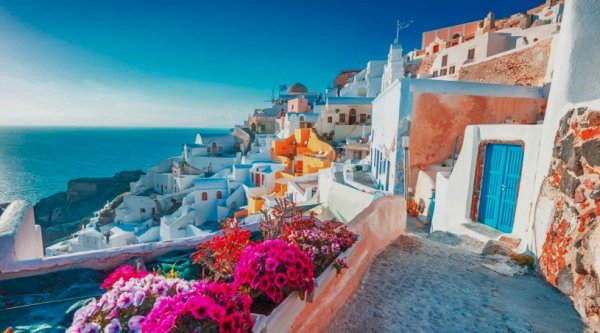 Condé Nast Traveller okurları 2026'nın en iyi ülkesi olarak Yunanistan'ı seçti