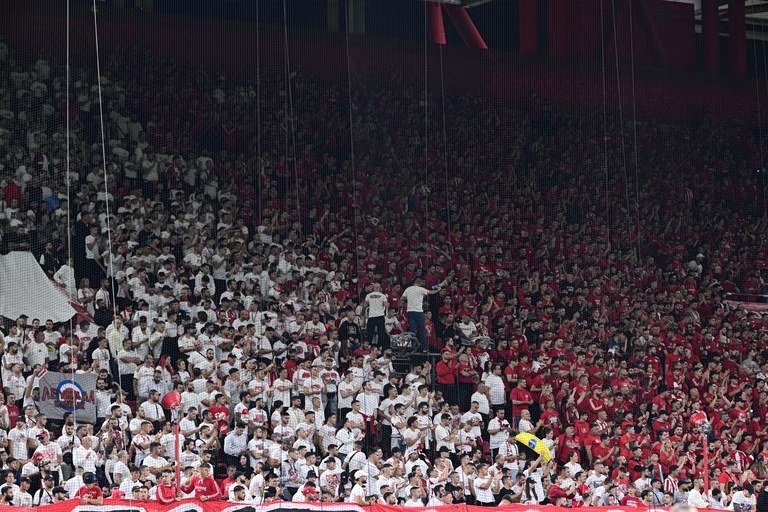 Yunan devi Olympiakos'un Kalamata maçı biletleri tükenmek üzere