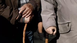 Yunanistan hızla yaşlanıyor: Nüfusun dörtte biri 65 yaş üstü