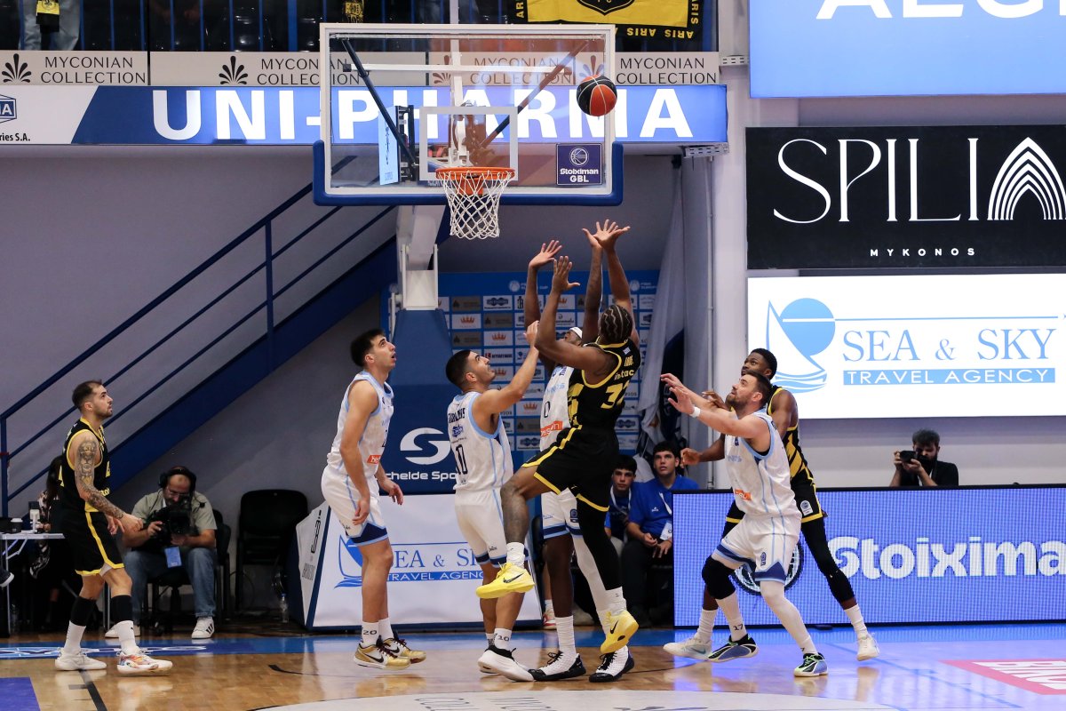 Selanik ekibi Aris, Mikonos'ta Mykonos Betsson'u 88-72 yendi