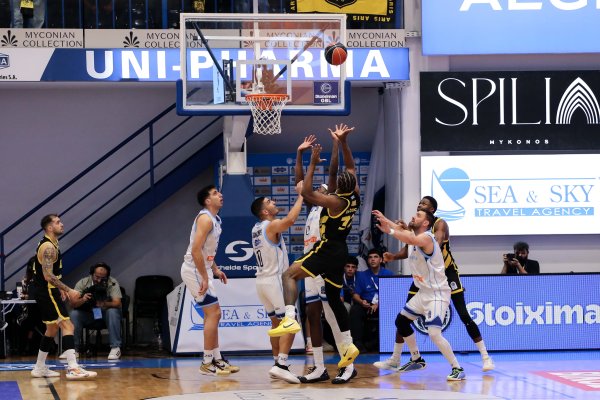 Selanik ekibi Aris, Mikonos'ta Mykonos Betsson'u 88-72 yendi